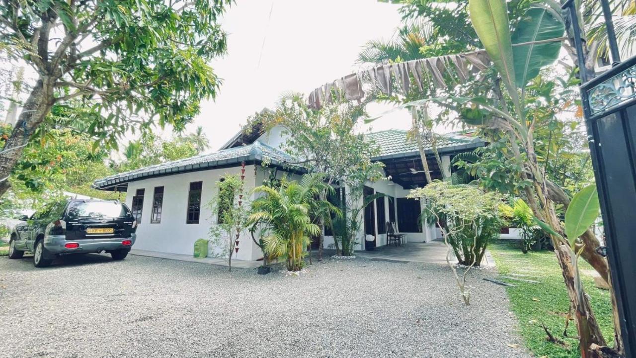 Rituale Guest House - Surf & Yoga Mirissa Exterior foto